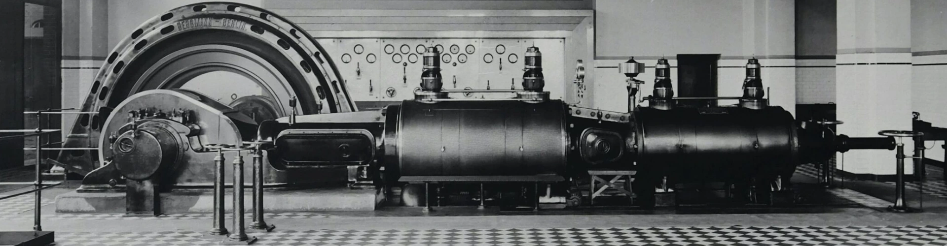 Historische Alte Maschinenhalle in Solingen mit industrieller Architektur